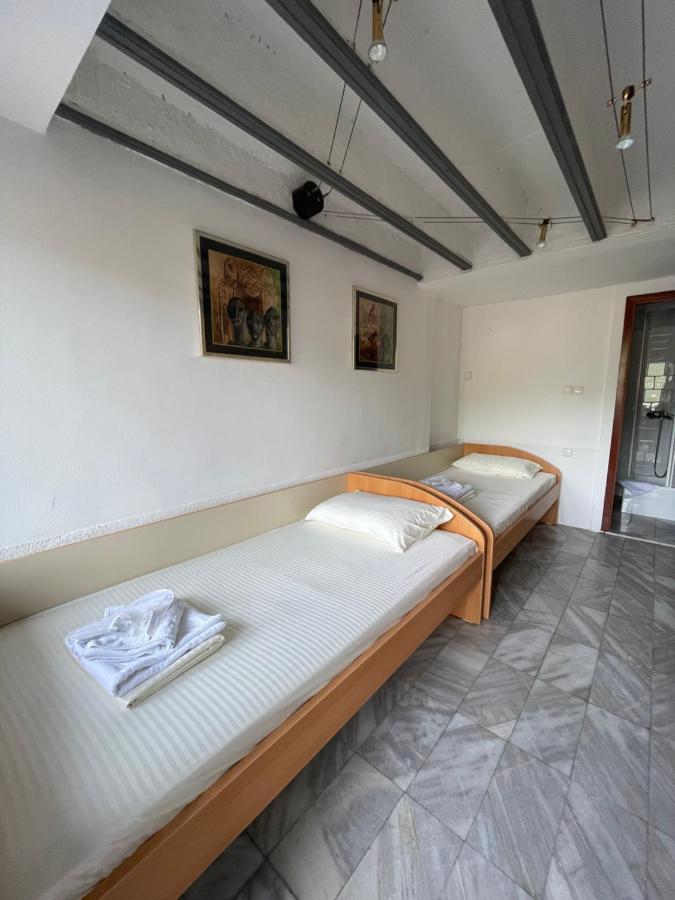 Apartments Evelyn Охрид Екстериор снимка